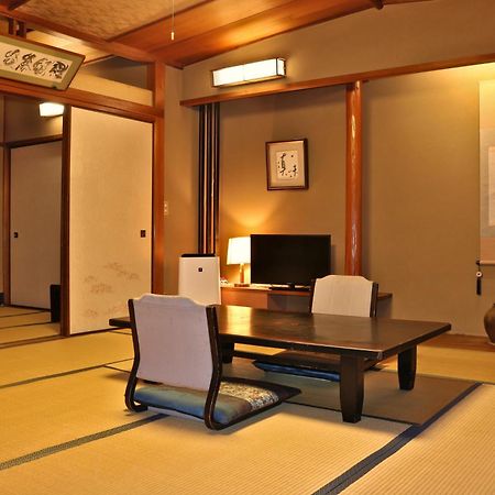 Tsutaya Ryokan Toyooka  Bagian luar foto