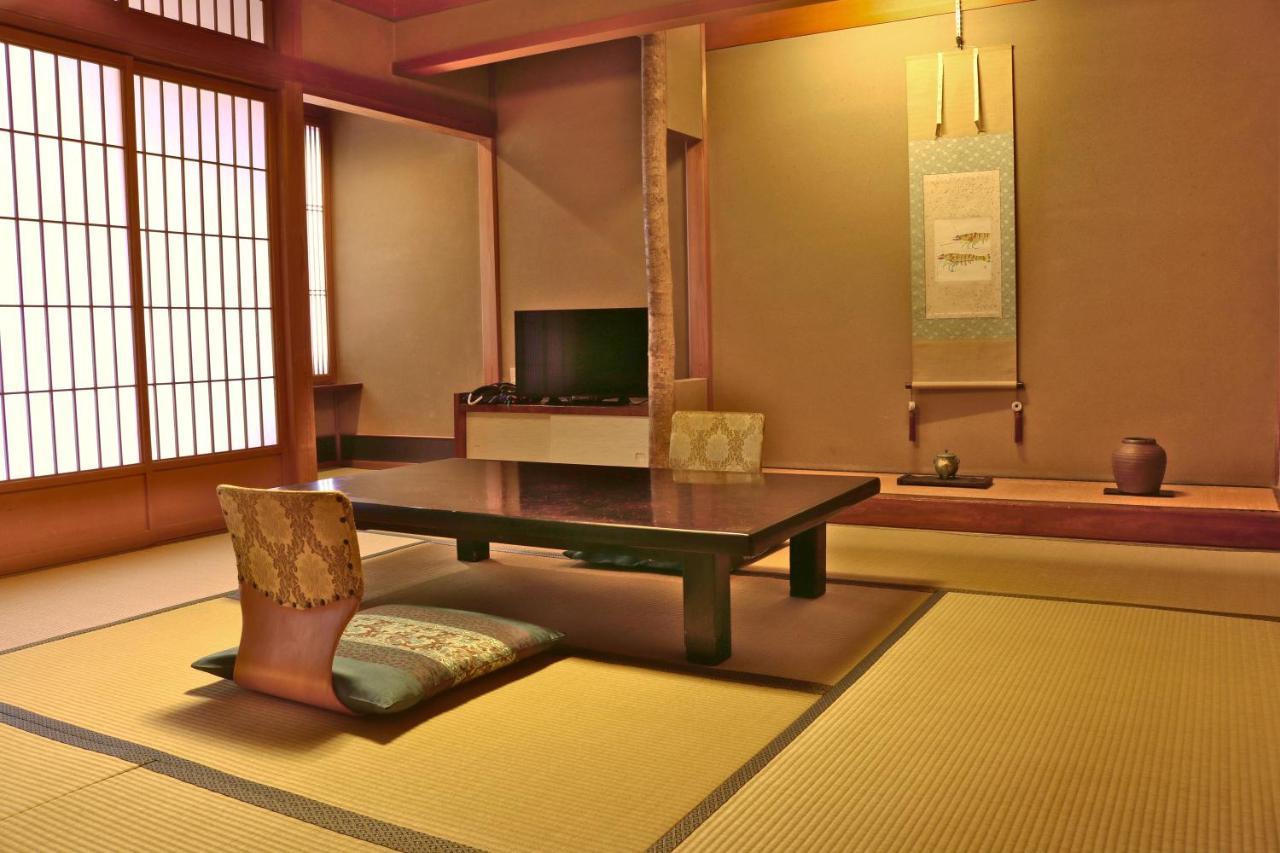Tsutaya Ryokan Toyooka  Bagian luar foto