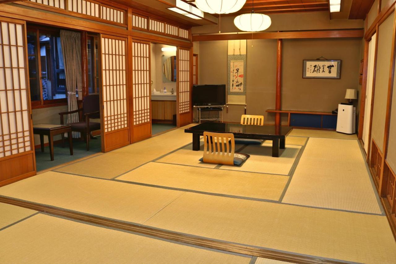 Tsutaya Ryokan Toyooka  Bagian luar foto