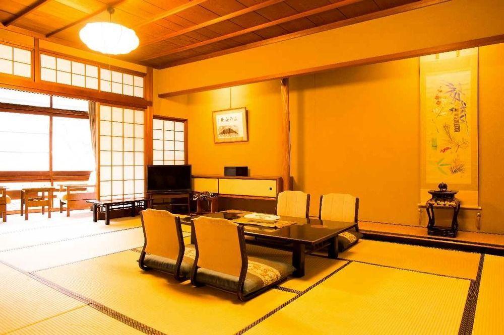 Tsutaya Ryokan Toyooka  Bagian luar foto