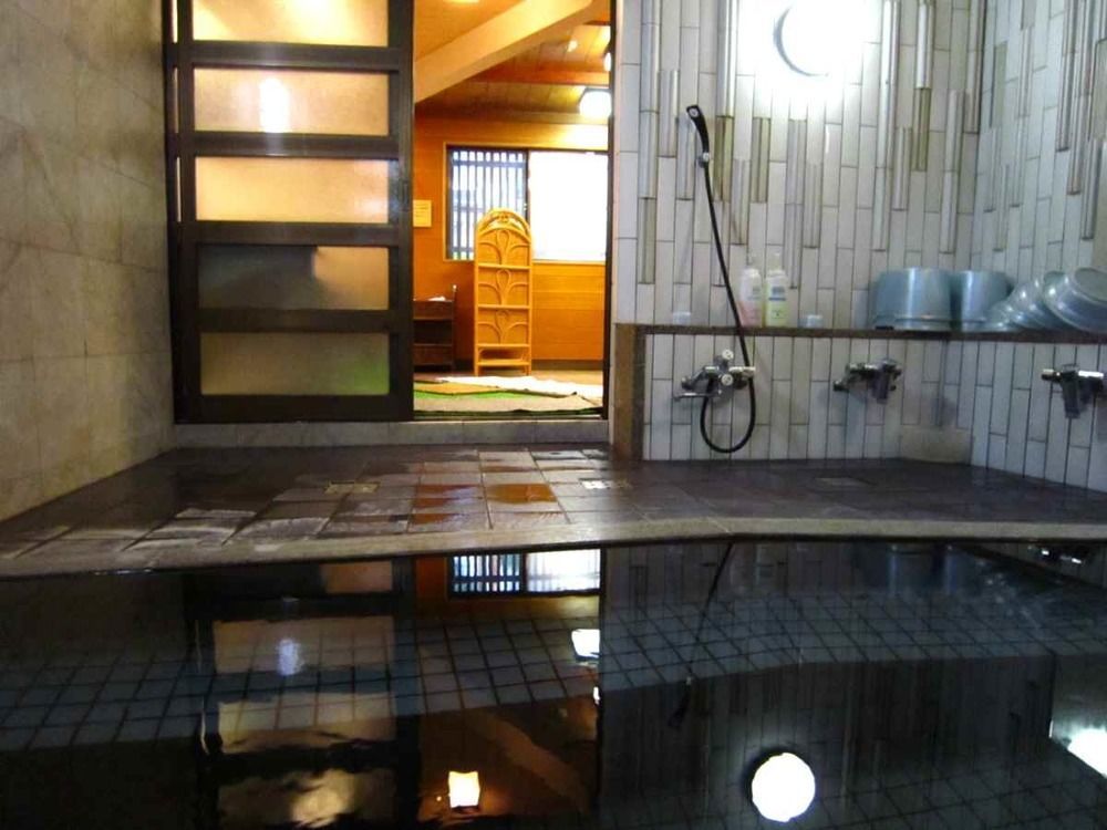 Tsutaya Ryokan Toyooka  Bagian luar foto